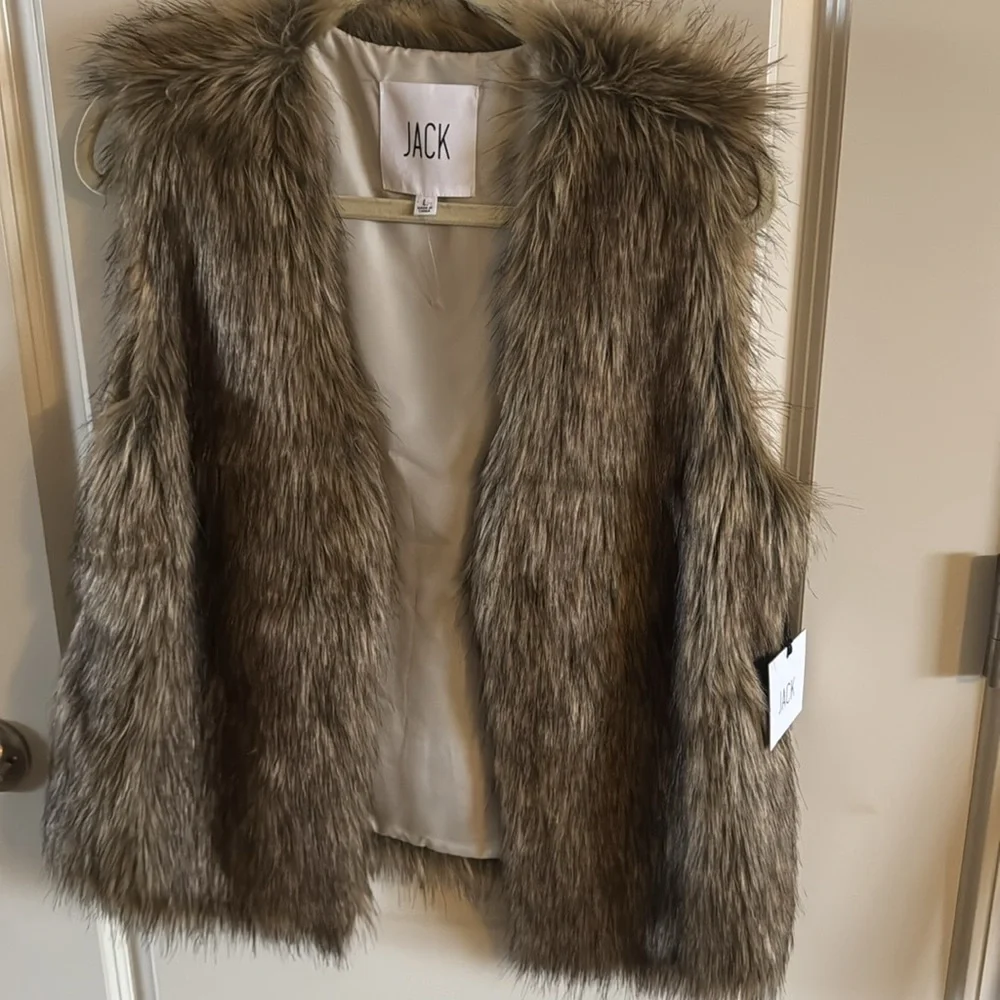 Women’s Faux fur vest - Picture 6 of 8